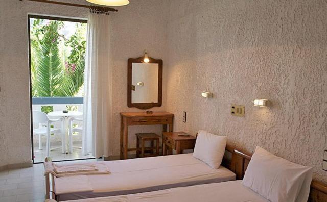 Fevro Hotel Agia Galini Habitación foto