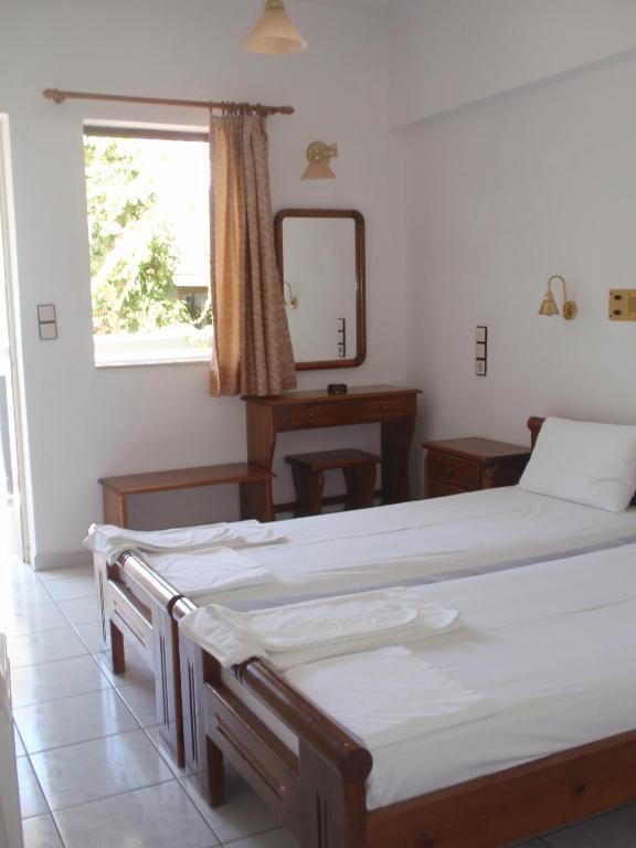 Fevro Hotel Agia Galini Habitación foto